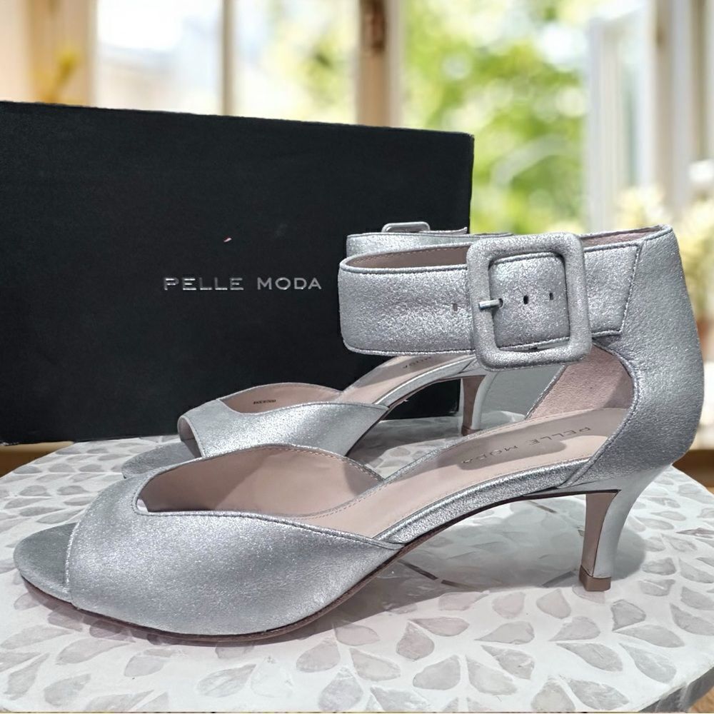 Pelle Moda BERLIN Wide Buckle Leather Kid Suede Sandal Heel Size 10 M